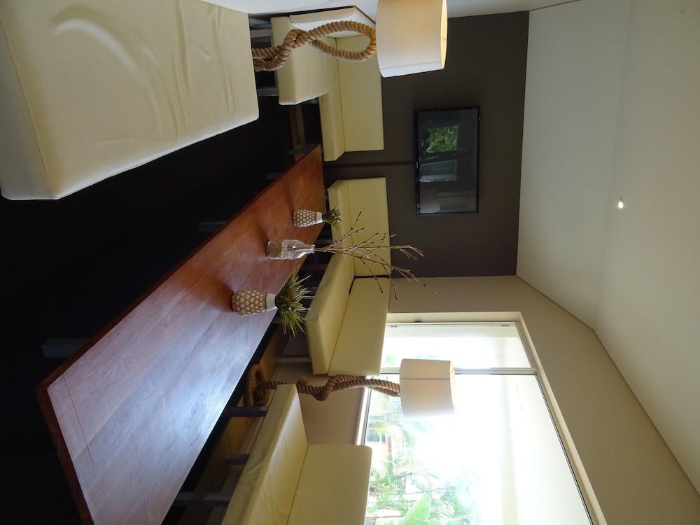 Aqualuna Beach Resort Sapphire Beach Bagian luar foto