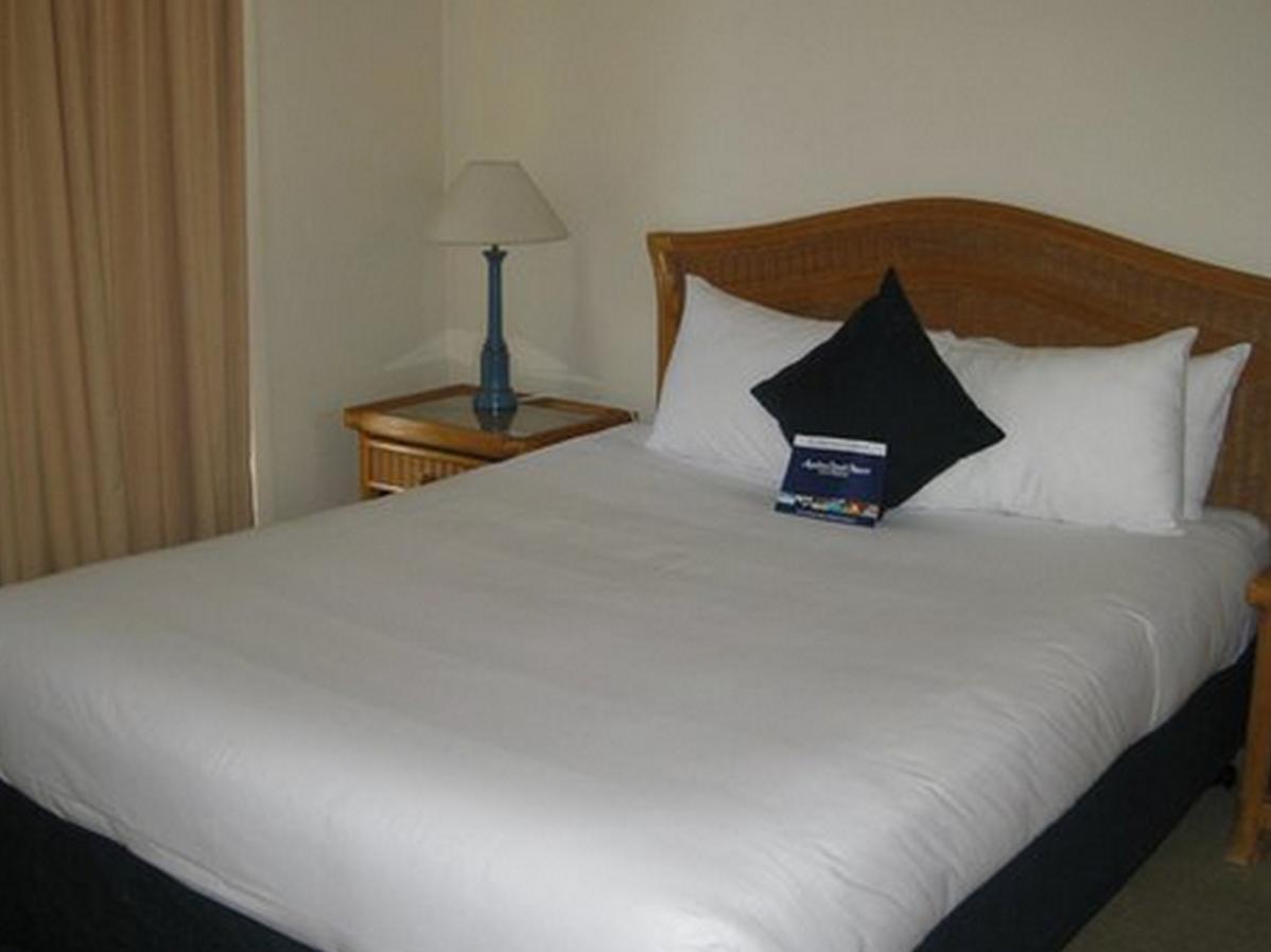Aqualuna Beach Resort Sapphire Beach Bagian luar foto