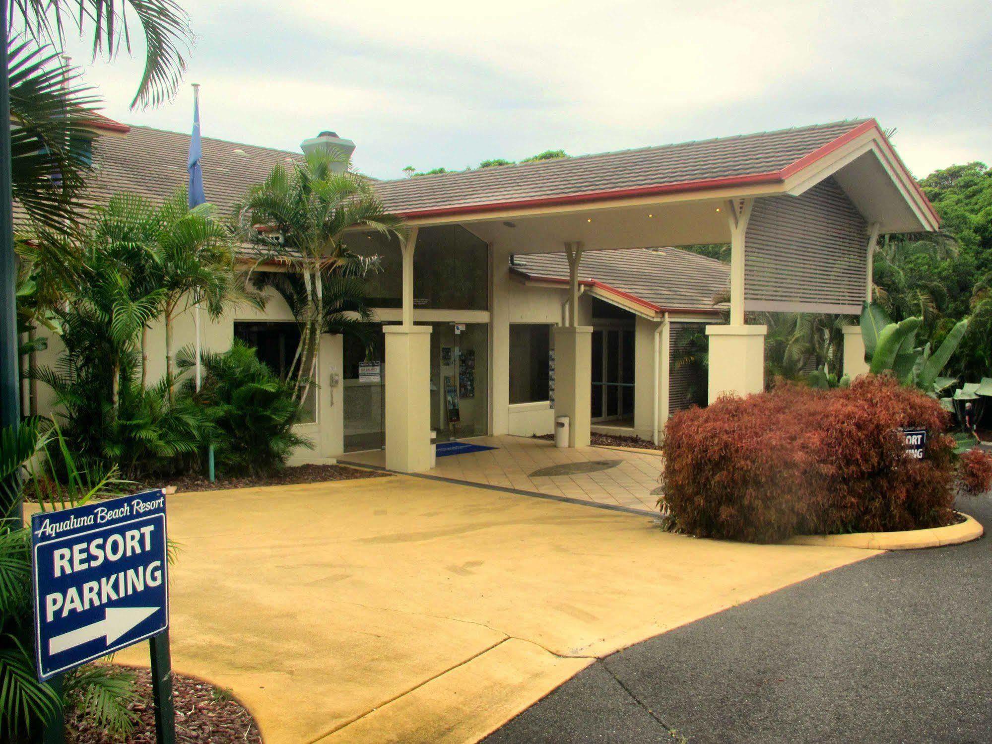 Aqualuna Beach Resort Sapphire Beach Bagian luar foto