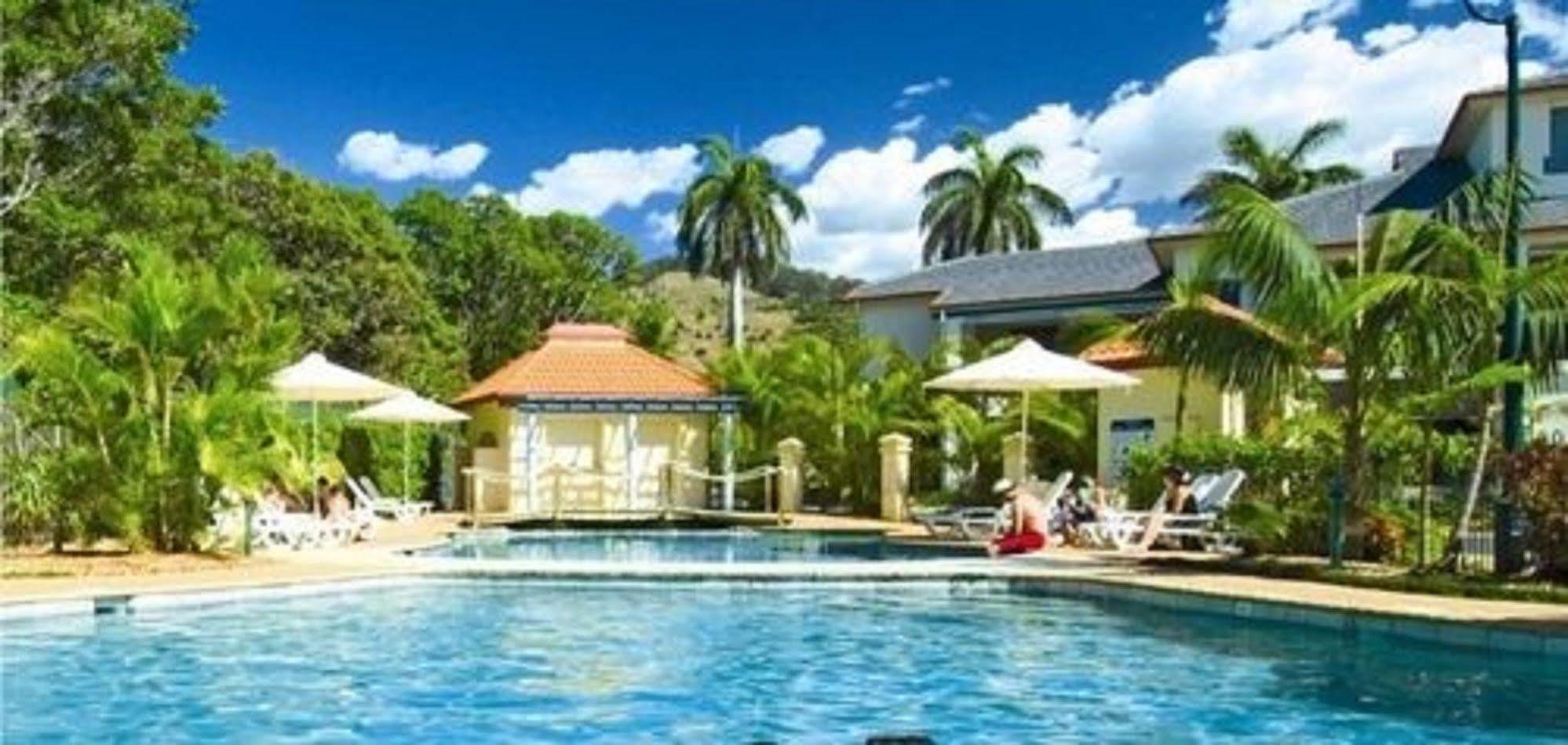 Aqualuna Beach Resort Sapphire Beach Bagian luar foto